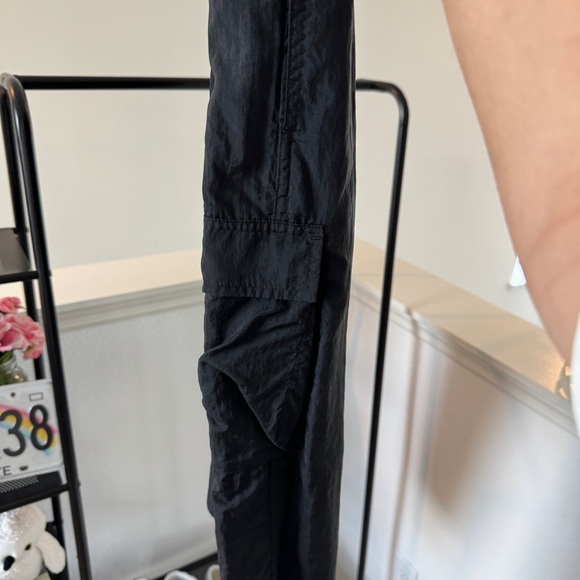 Nike Wind Breaker Black Cargo Pants - Picture 4 of 4